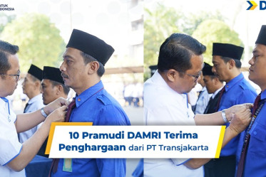 10 Pramudi PERUM DAMRI Terima Penghargaan dari PT Transjakarta