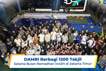 DAMRI Berbagi 1200 Takjil Selama Bulan Ramadhan 1445H di Jakarta Timur